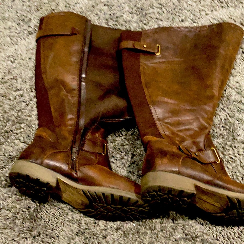 BareTraps Women’s size 8 wide calf excellent condition